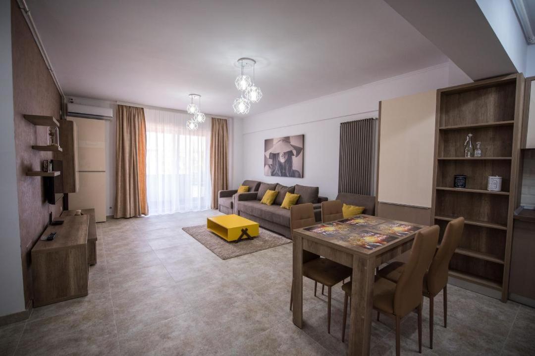 Sophia 2 & Moonlight Apartaments Mamaia Buitenkant foto