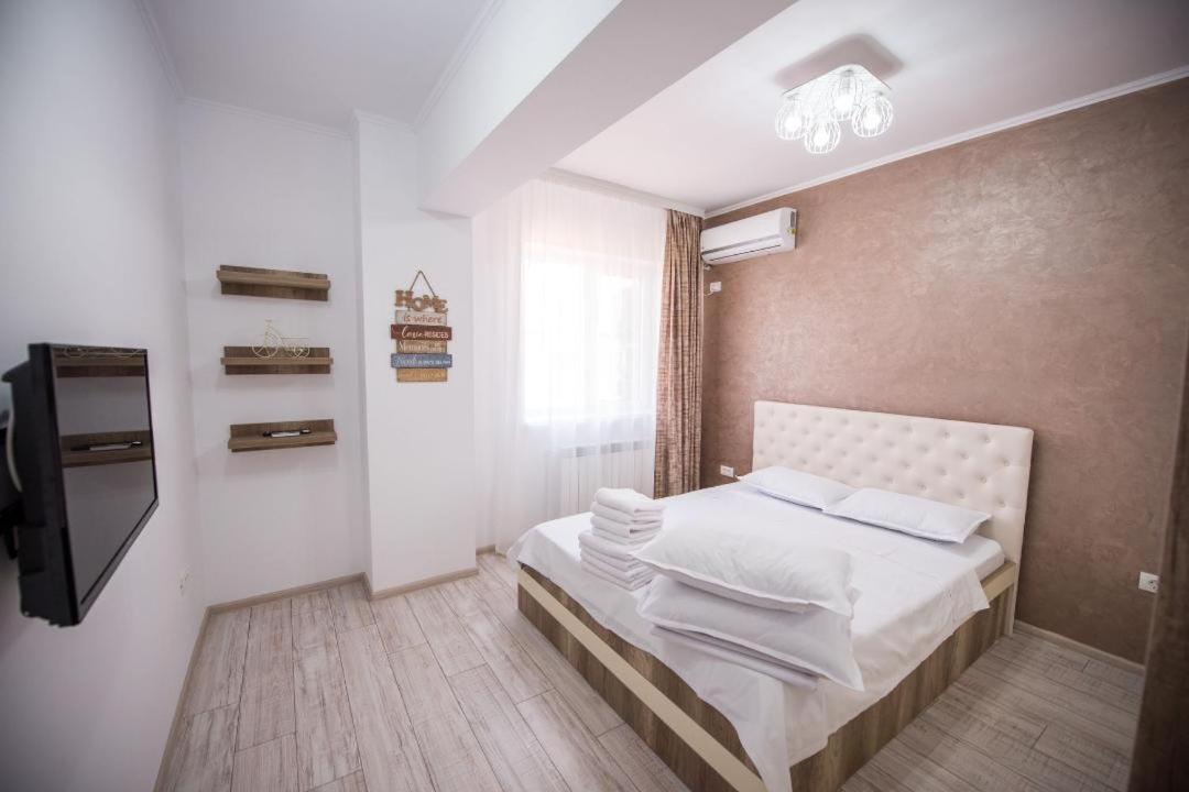 Sophia 2 & Moonlight Apartaments Mamaia Buitenkant foto