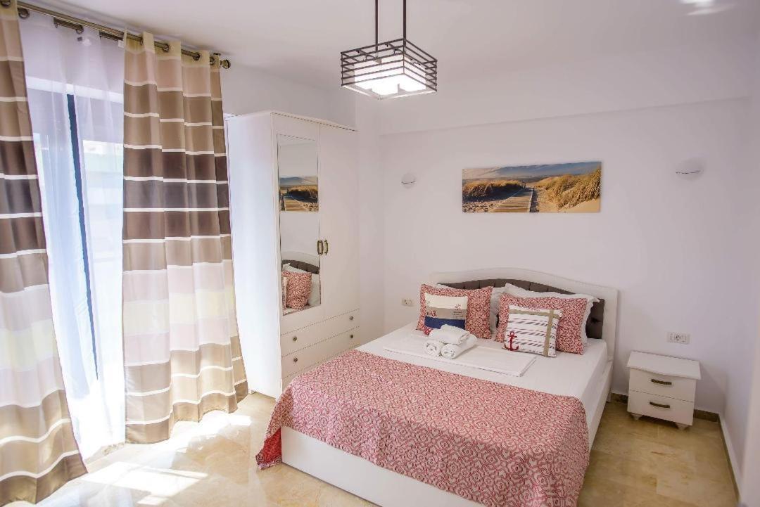 Sophia 2 & Moonlight Apartaments Mamaia Buitenkant foto