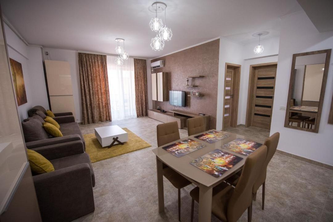 Sophia 2 & Moonlight Apartaments Mamaia Buitenkant foto